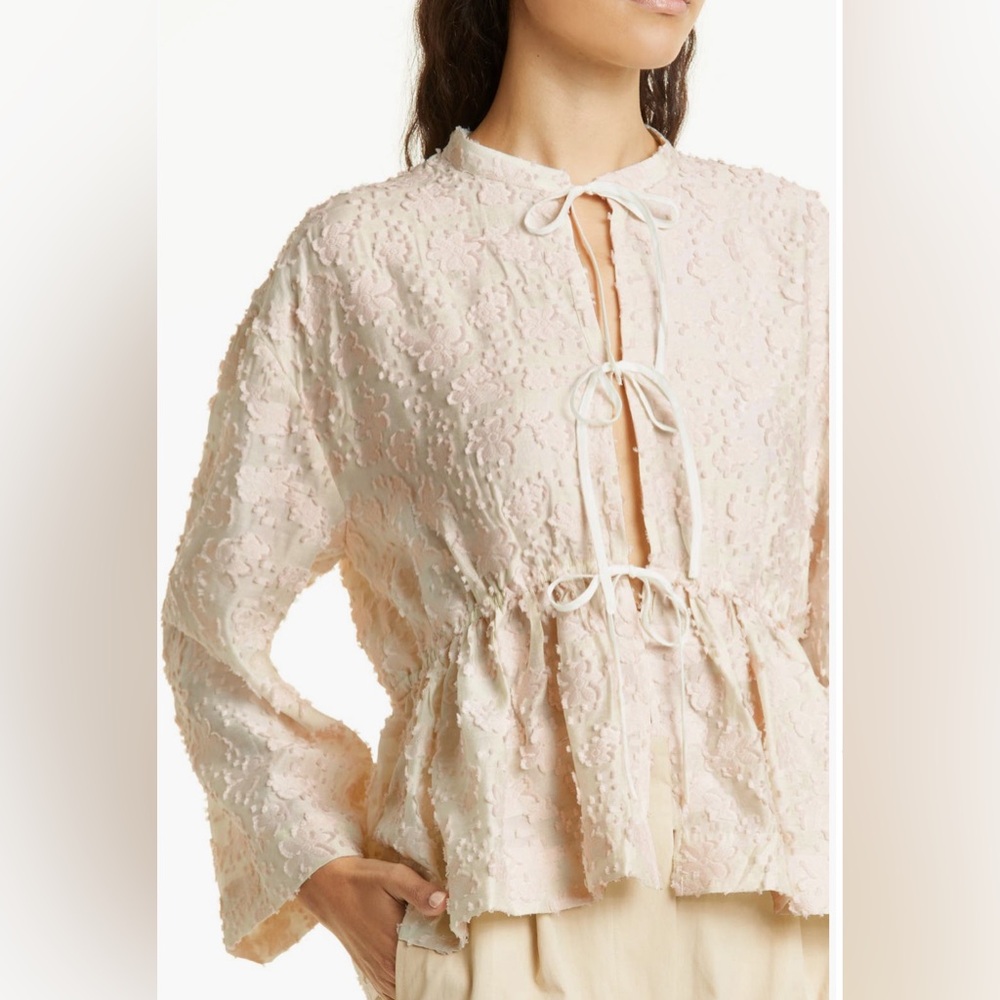 Baum und Pferdgarten ~ size large new with tags, mellow texture tie front - Picture 3 of 11
